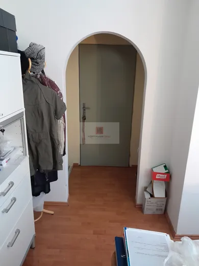 Lokale komercyjne na wynajem, Bratislava-Nové Mesto · €144