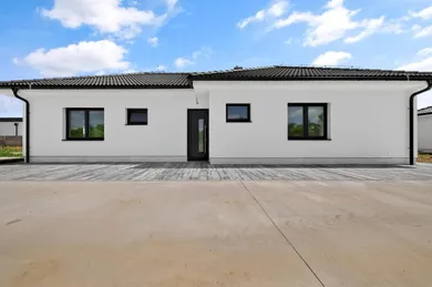 Na predaj 5-izbový dom, 148 m², Veľký Biel, Poľovnícka