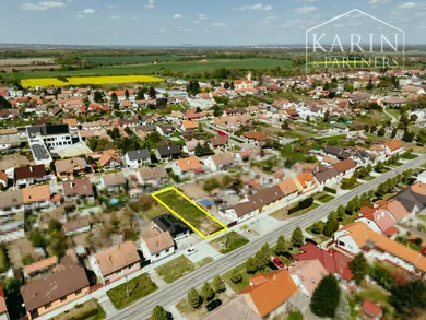 Na predaj pozemok, 697 m², Kopčany, Bratislavská