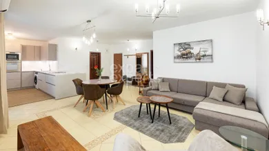 Byty na prenájom 3-izbový, Bratislava-Petržalka · €1 150