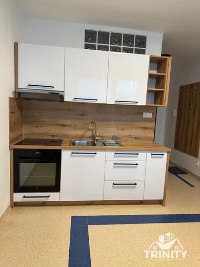 Na prenájom 1-izbový byt, 35 m², Šurany, MDŽ