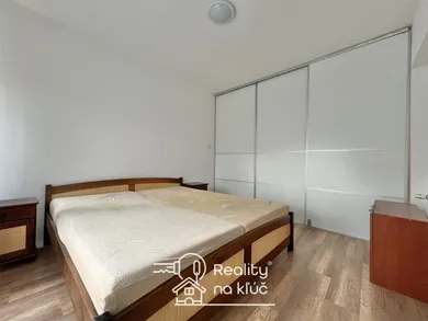Na prenájom 3-izbový byt, 56 m², Nové Zámky, Bernolákovo námestie