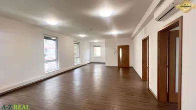 Lokale komercyjne na wynajem, Bratislava-Nové Mesto · €1600