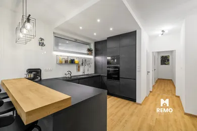 Na predaj 3-izbový byt, 117 m², Bratislava-Nové Mesto