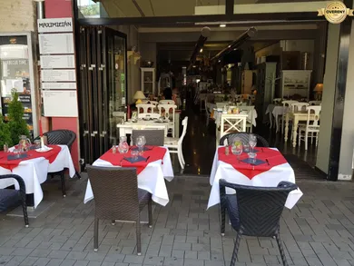 Na predaj komerčné, 300 m², Bratislava-Staré Mesto, Obchodná
