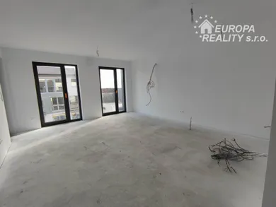 Na predaj 4-izbový byt, 89 m², Bratislava-Karlova Ves, Staré grunty