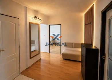 Na prenájom 2-izbový byt, 67 m², Banská Bystrica