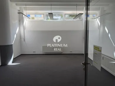 Na prenájom komerčné, 30 m², Bratislava-Nové Mesto, Svätovojtešská
