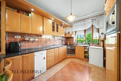 Na predaj 9-izbový dom, 550 m², Kútniky