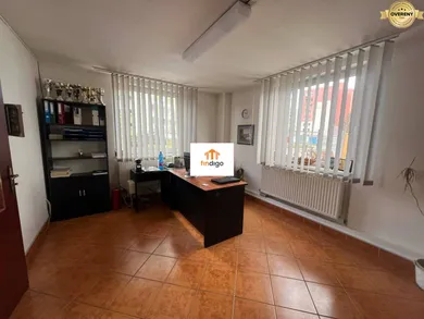 Na prenájom komerčné, 144 m², Štúrovo, Jesenského