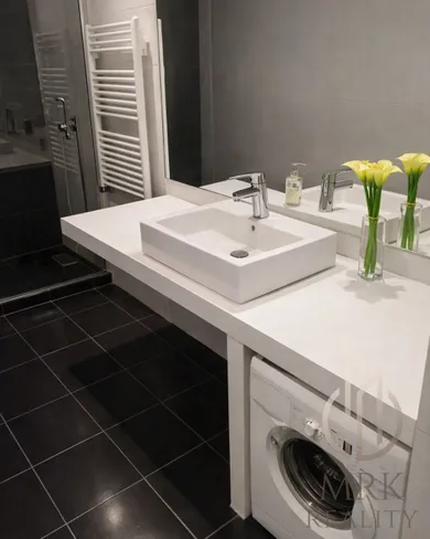 Na predaj 2-izbový byt, 65 m², Bratislava-Staré Mesto, Karadžičova