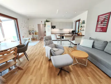 Na predaj dom, 116 m², Bratislava-Záhorská Bystrica, Strmý vŕšok