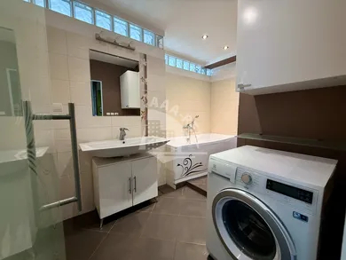 Na prenájom 2-izbový byt, 64 m², Banská Bystrica