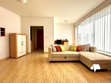 Na prenájom objekt, 229 m², Hlohovec, Nitrianska