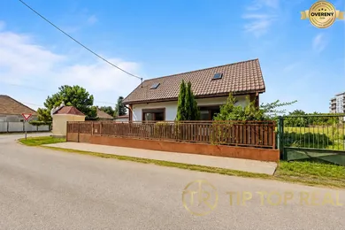 Na predaj 3-izbový dom, 132 m², Bratislava-Podunajské Biskupice
