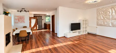 Na prenájom 4-izbový dom, 125 m², Senec, Višňová