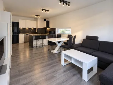 Na predaj 3-izbový byt, 80 m², Trnava, Novomestská ulica