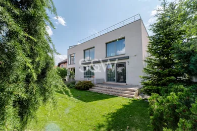 Na predaj dom, 400 m², Bratislava-Rača, Rostovská