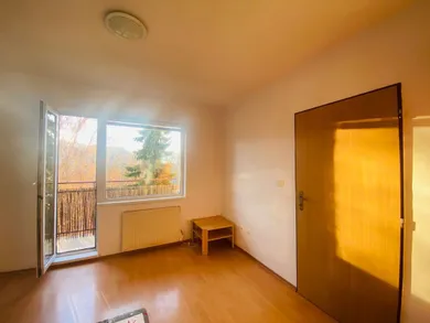 Na prenájom 1-izbový byt, 35 m², Banská Bystrica, Cesta K Smrečine