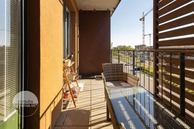 Na predaj 1-izbový byt, 41 m², Bratislava-Petržalka, Žltá