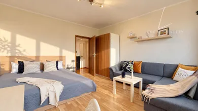 Na prenájom 3-izbový byt, 72 m², Bratislava-Petržalka