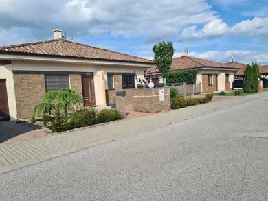 Domy na predaj 4-izbový, Kvetoslavov · €395 000