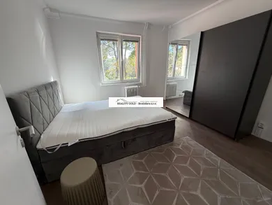 Na prenájom 2-izbový byt, 55 m², Bratislava-Ružinov, Meteorová