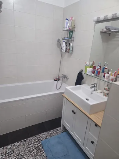 Na predaj 2-izbový byt, 53 m², Bratislava-Petržalka, Žltá