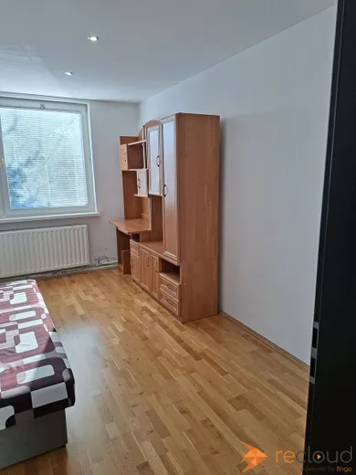 Na predaj 3-izbový byt, 73 m², Hurbanovo, Malá