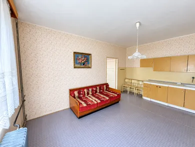 Na predaj 2-izbový byt, 59 m², Nováky, Čerešňová