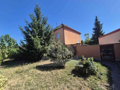 Domy na sprzedaż, 4-pokojowe, Komárno · €139 000