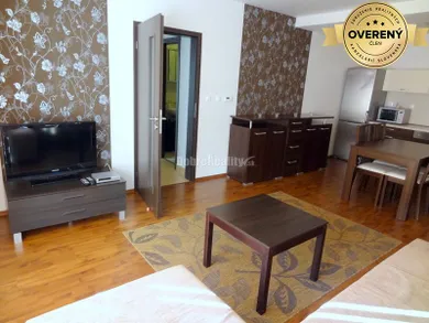 Квартири в оренду, 3-кімнатні, Banská Bystrica · €750