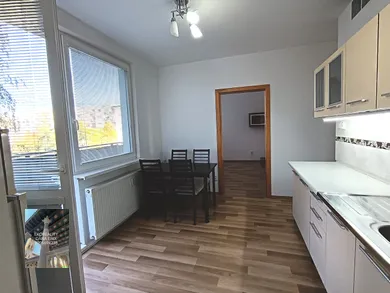 Na predaj 3-izbový byt, 74 m², Nitra, Partizánska