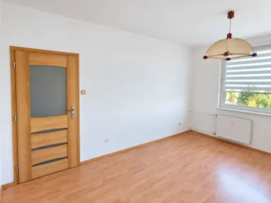 Na prenájom 2-izbový byt, 57 m², Komárno
