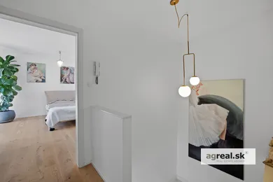 Na prenájom 3-izbový byt, 139 m², Bratislava-Staré Mesto, Palisády