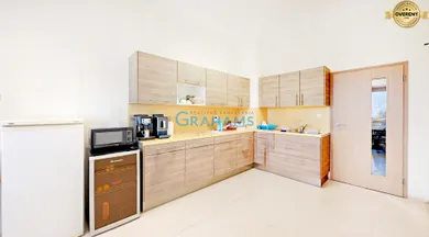 Na prenájom komerčné, 19 m², Bratislava-Ružinov, Drieňová