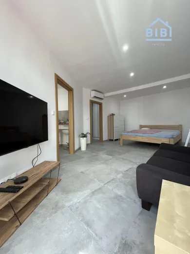 Na prenájom 2-izbový byt, 40 m², Piešťany, Teplická