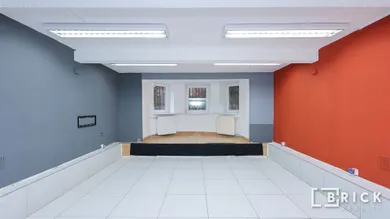 Na prenájom komerčné, 118 m², Bratislava-Staré Mesto, Palisády