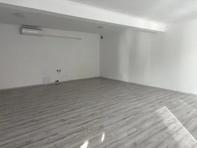 Na prenájom objekt, 90 m², Trnava, Ulica 9. mája