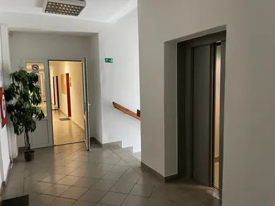 Na prenájom komerčné, 55 m², Banská Bystrica, Kapitulská