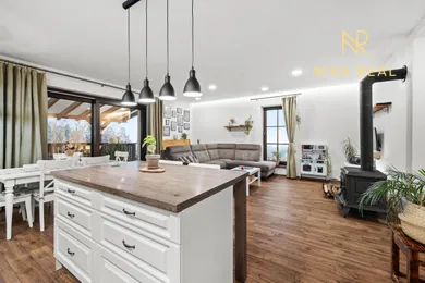 Na predaj 5-izbový dom, 156 m², Doľany