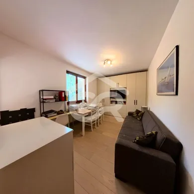 Na predaj 9-izbový dom, 500 m², Nitra, Kodályova