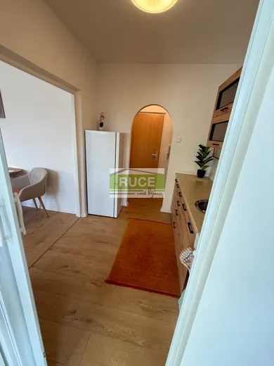 Na prenájom 2-izbový byt, 36 m², Považská Bystrica, Stred