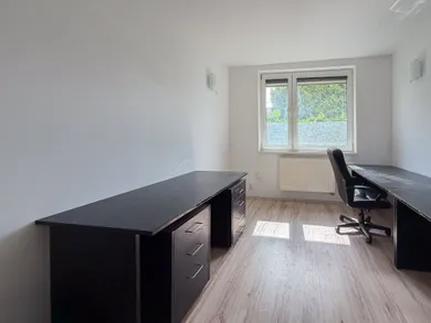 Na prenájom dom, 145 m², Bratislava-Ružinov, Hrachová