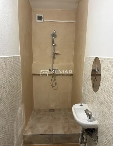 Na prenájom 3-izbový byt, 60 m², Banská Bystrica