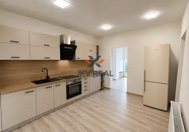 Domy na sprzedaż, 4-pokojowe, Kolárovo · €148 900