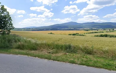Na predaj pozemok, Trenčianske Mitice