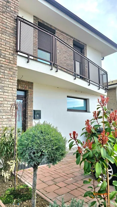 Mieszkania na sprzedaż, 3-pokojowe, Galanta · €177 900