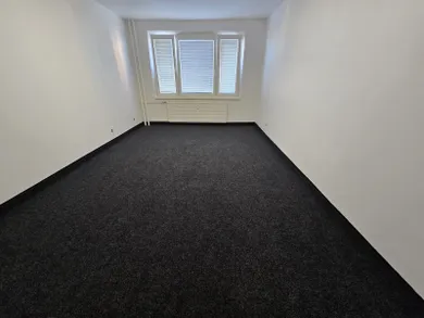 Na predaj 3-izbový byt, 77 m², Lučenec, Rúbanisko III