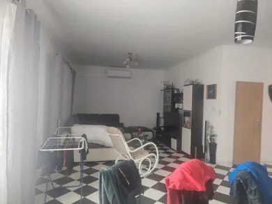 Na predaj 4-izbový dom, 210 m², Bratislava-Rača